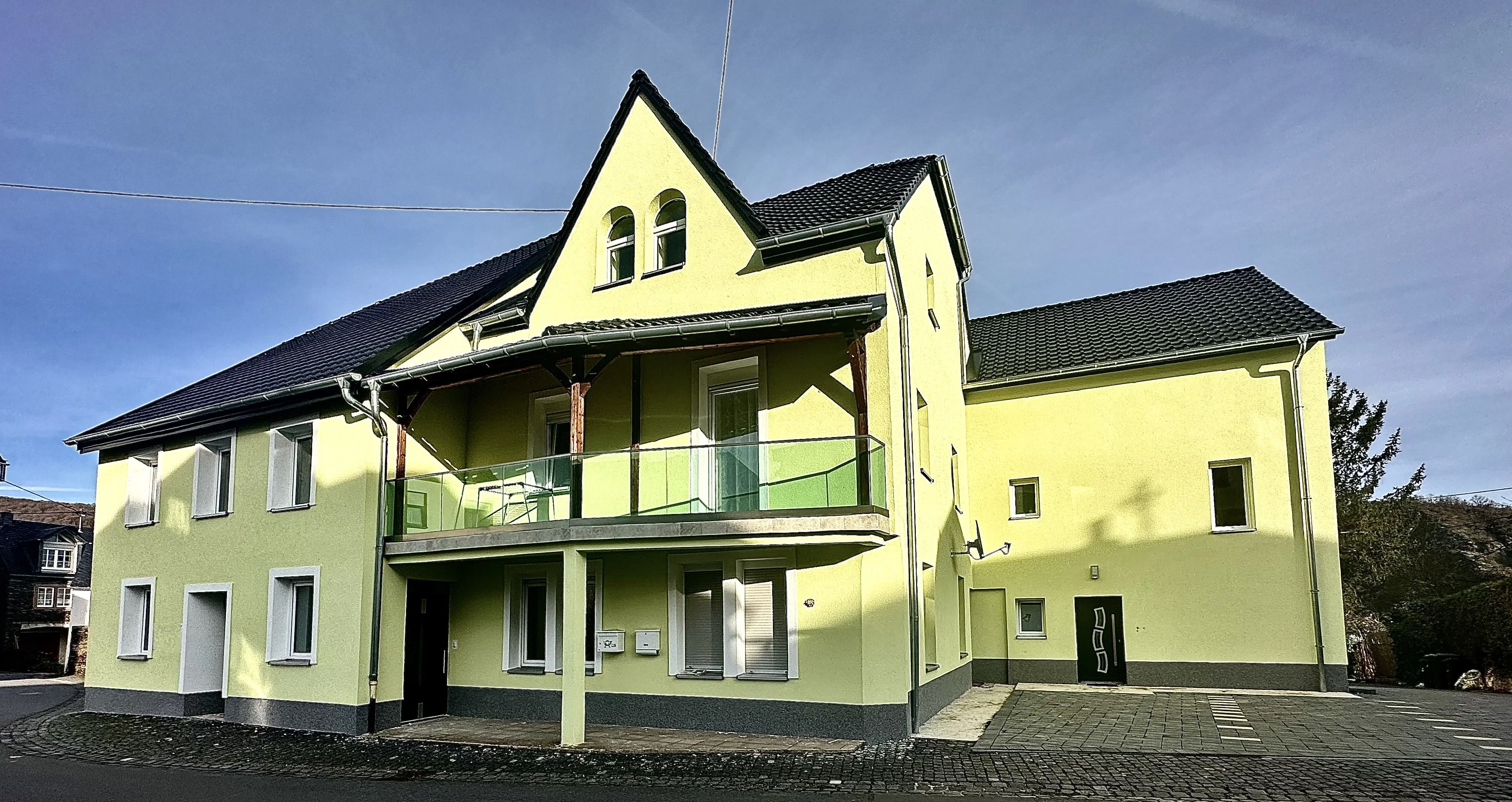 Kern Sanierte 4 ZKB 3 Balkone und Garten in Wiesbaden nähe Zentrum von Don Immobilien